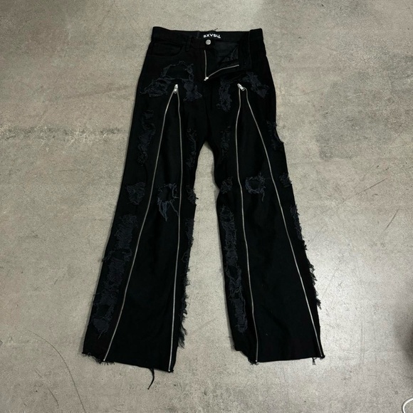 Distressed Denim - Picture 1 of 7